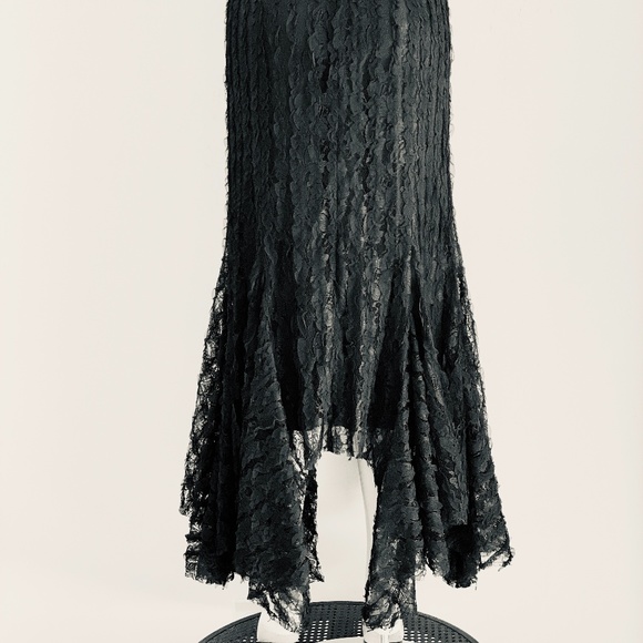 Divine Heritage Lace Midi Skirt in Onyx - Picture 11 of 16